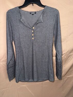 NWOT RolyPoly Gray Lace Cuff Henley Long Sleeve Top